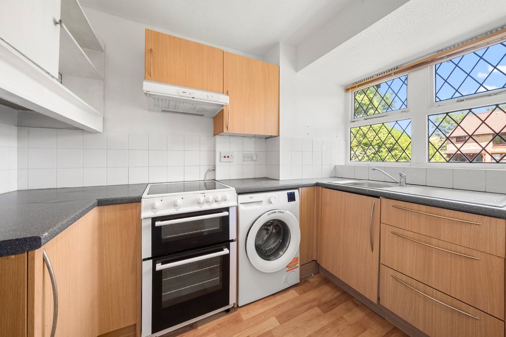Property photo 3 of 17 Picture No. 14