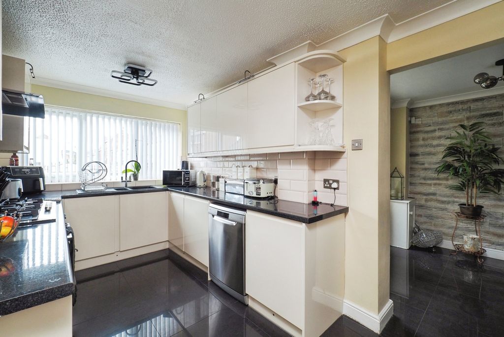 Property photo 3 of 29 Pbox-Img.Jpg