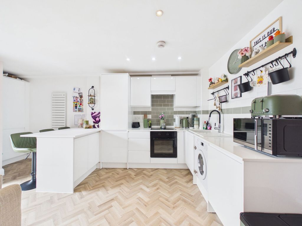 Property photo 3 of 14