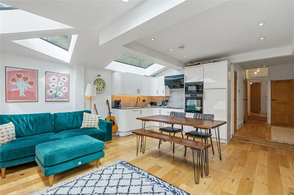 Property photo 3 of 10 Picture No. 04