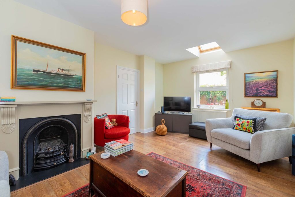 Property photo 2 of 18