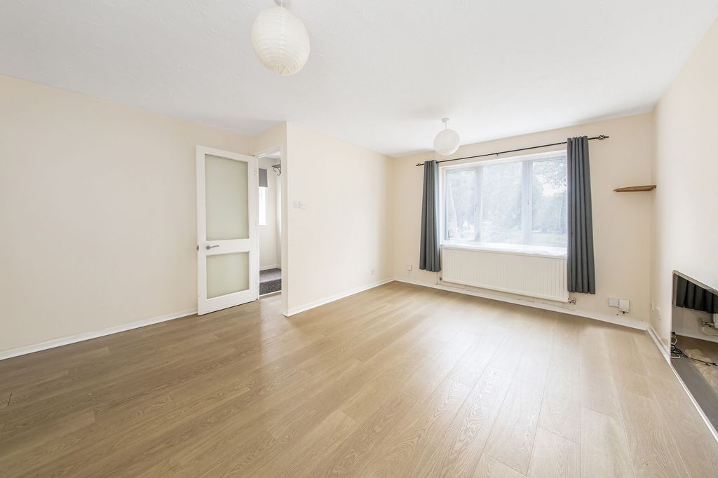 Property photo 3 of 23