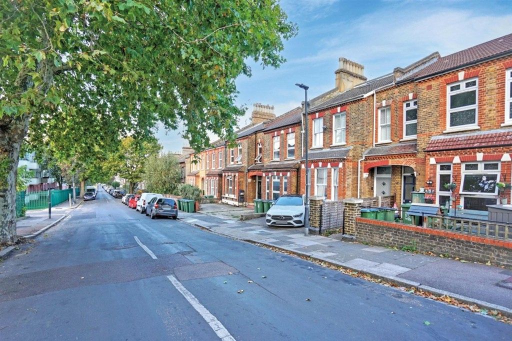 Property photo 2 of 9