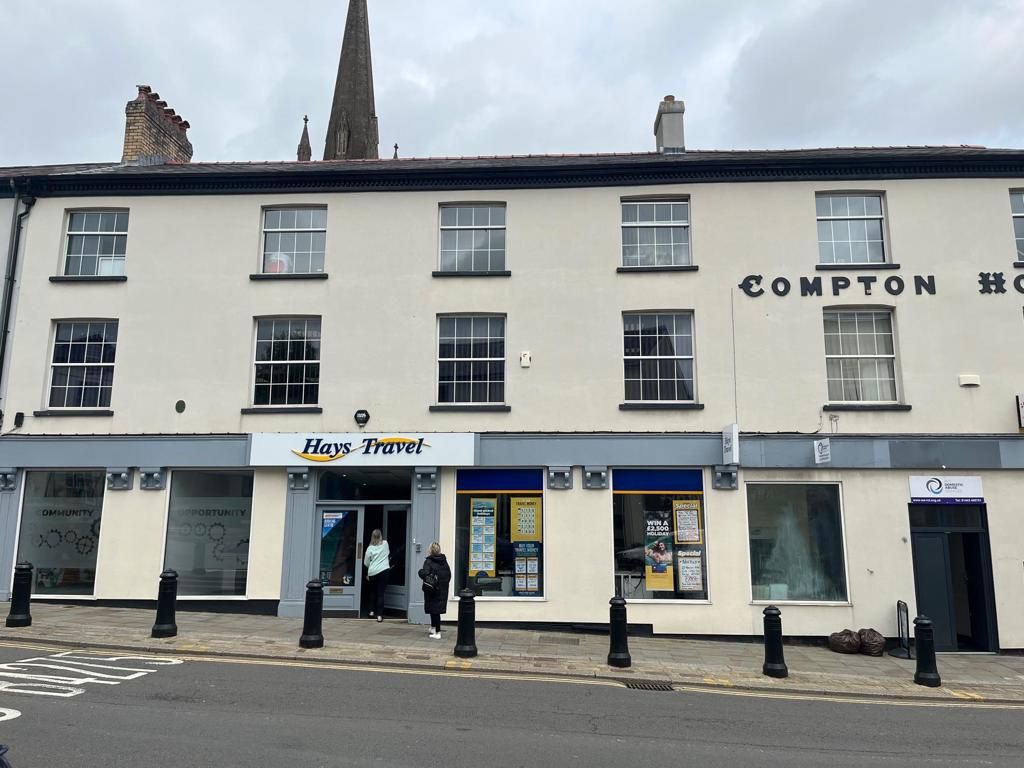 Property photo 1 of 9 Photo 4