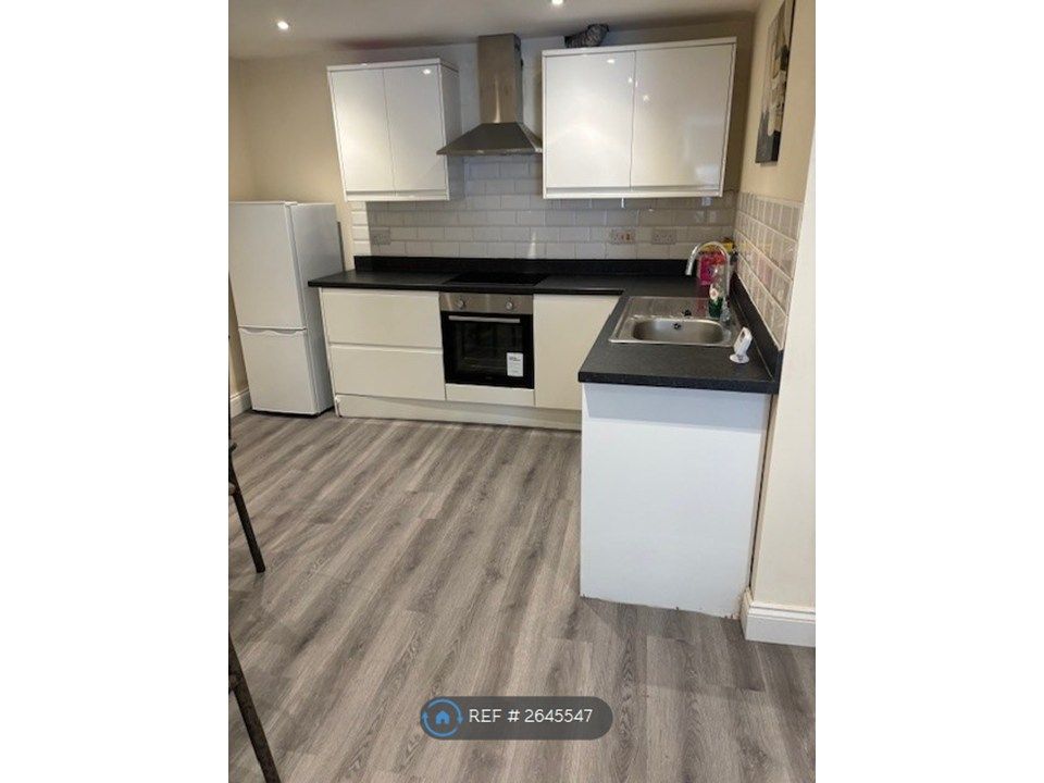 Property photo 3 of 5 Kitchen