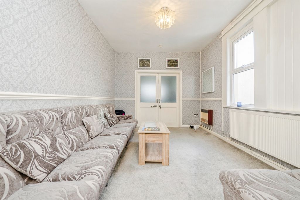 Property photo 3 of 20