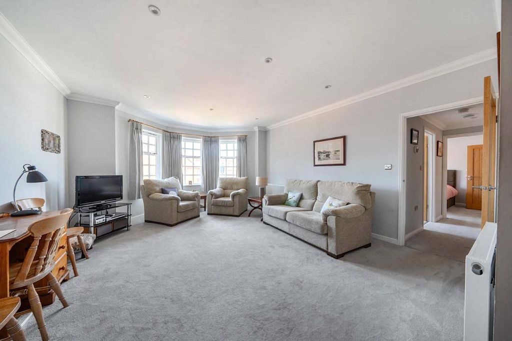 Property photo 2 of 12 Sitting Room
