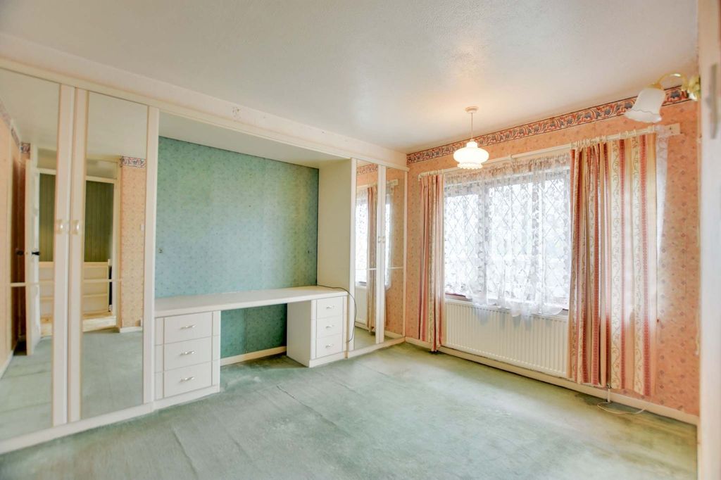 Property photo 3 of 20