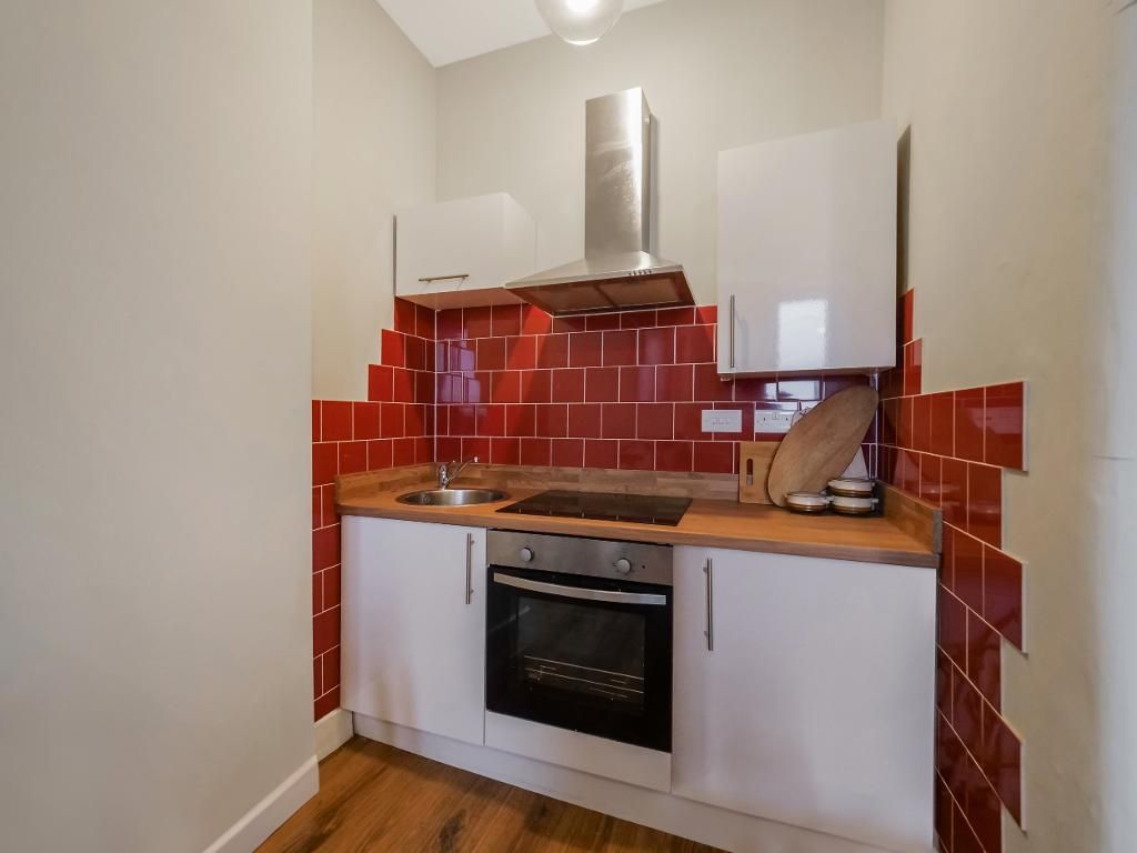 Property photo 3 of 17 Kitchen/ Dining Area