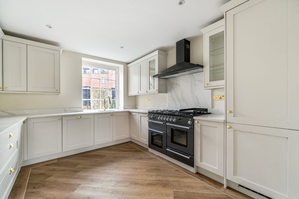 Additional image 10 of 4 bed detached house for saleGodalming, Surrey GU7