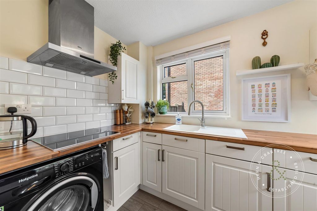 Property photo 3 of 25 Edward-Clarke-Close-12.Jpg