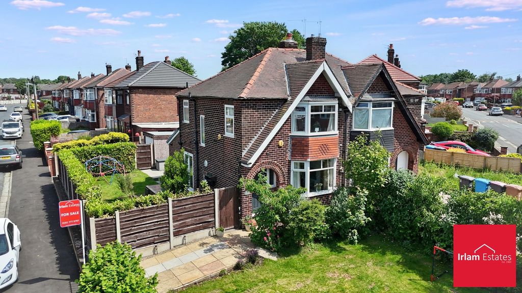 Property photo 1 of 32