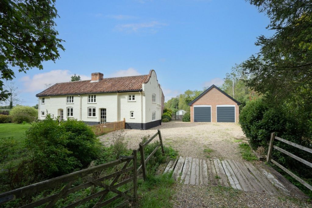 Property photo 1 of 33
