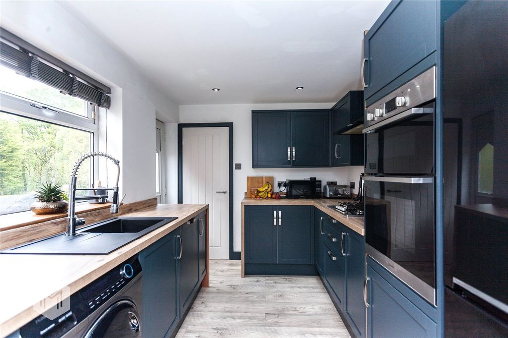 Property photo 2 of 21 Picture No. 17