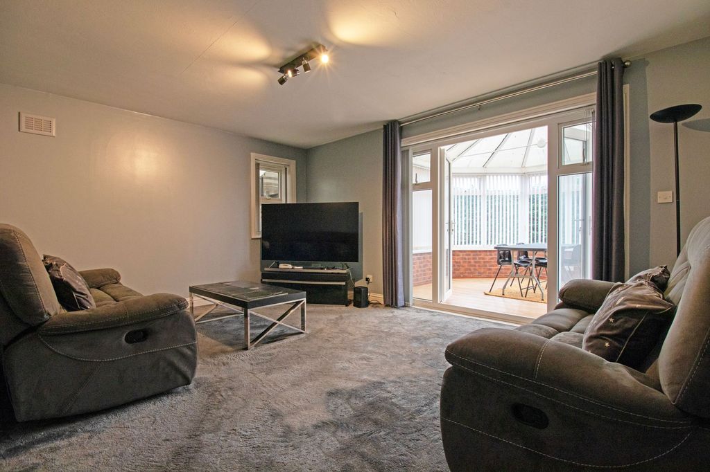 Property photo 2 of 24