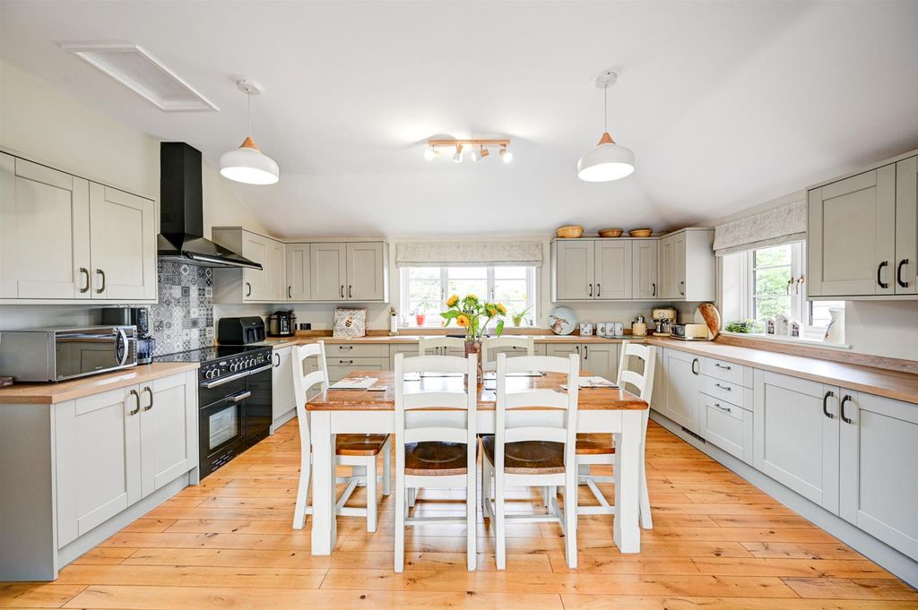 Property photo 2 of 23 Kitchen Diner 1.Jpg