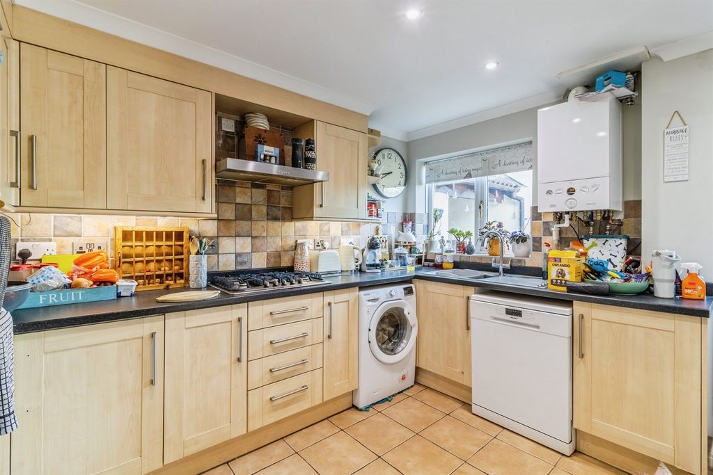 Property photo 2 of 17