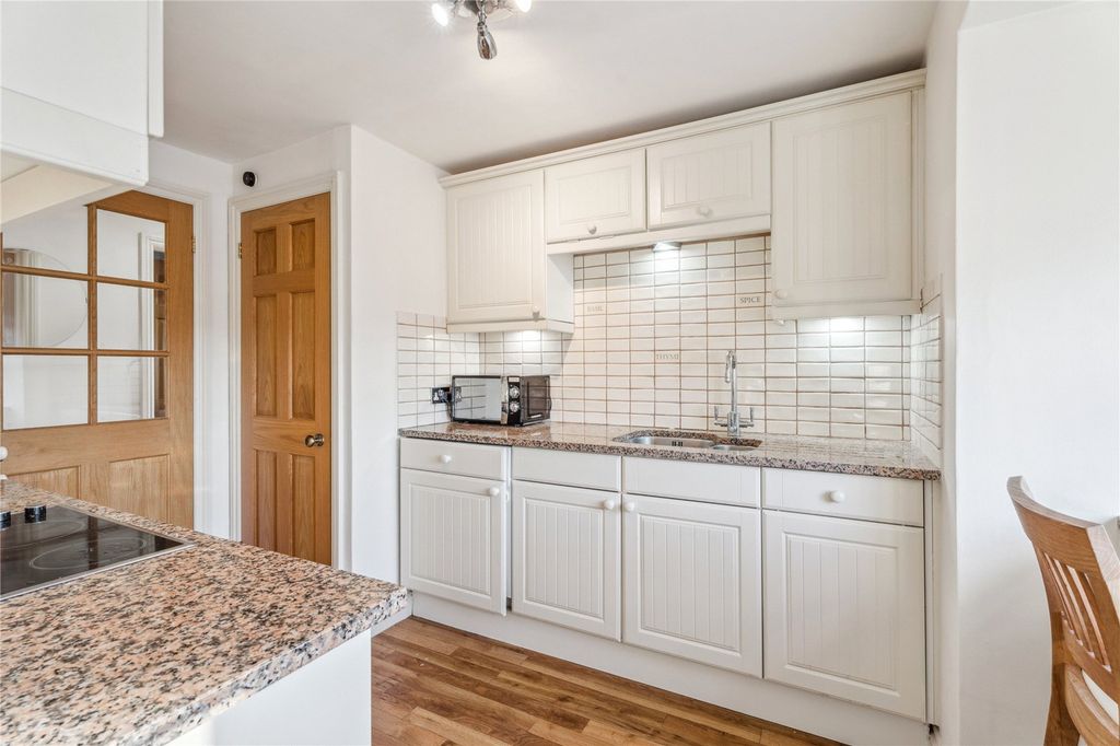 Property photo 3 of 14 Kitchen