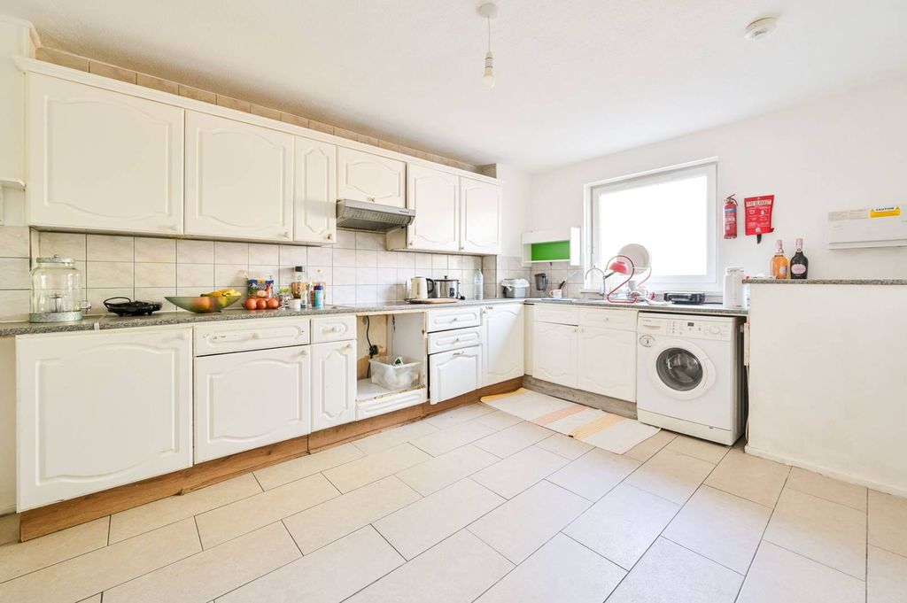 Property photo 2 of 3