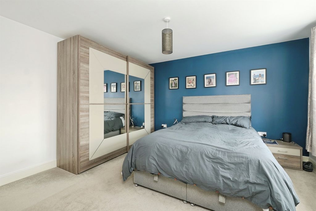 Property photo 3 of 31