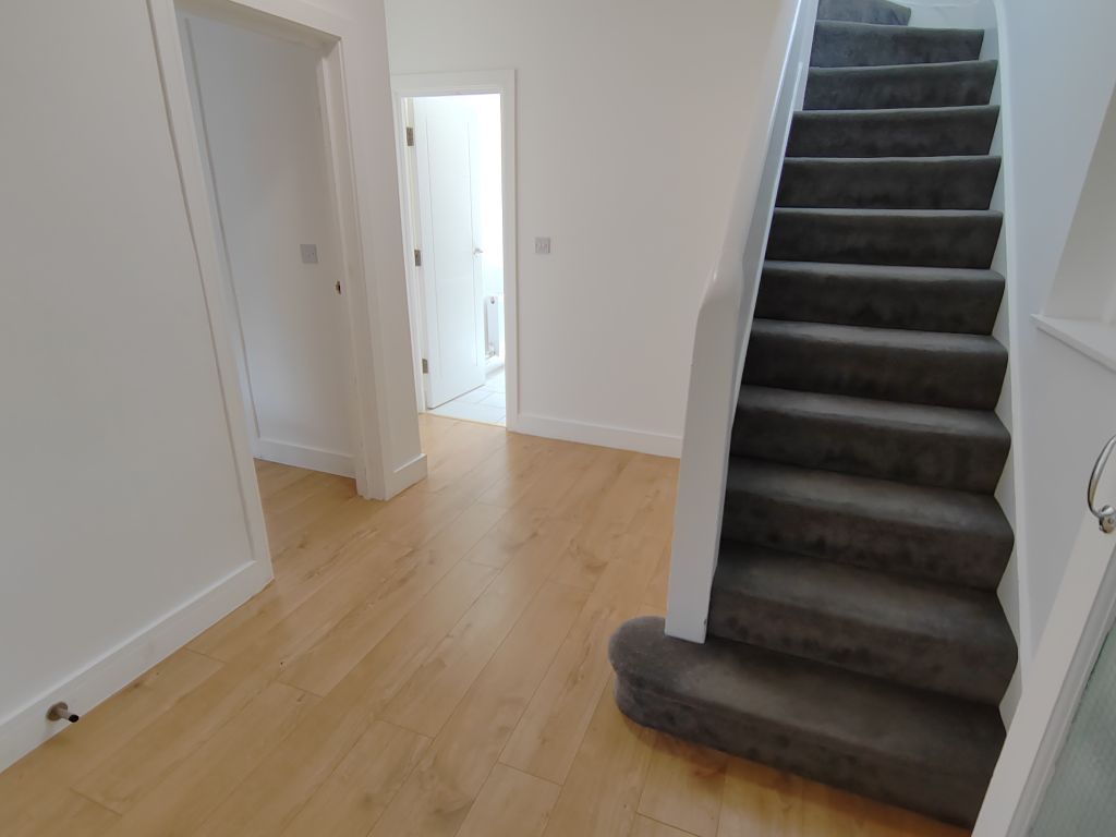 Property photo 2 of 28