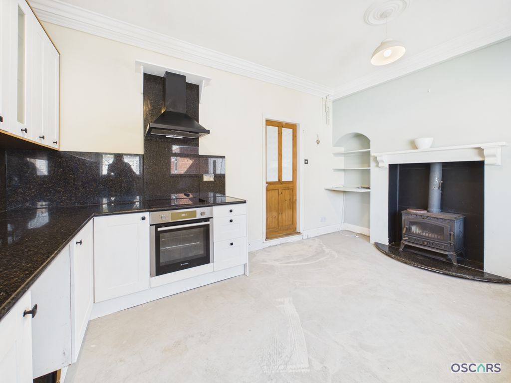 Property photo 3 of 17 Photo 6