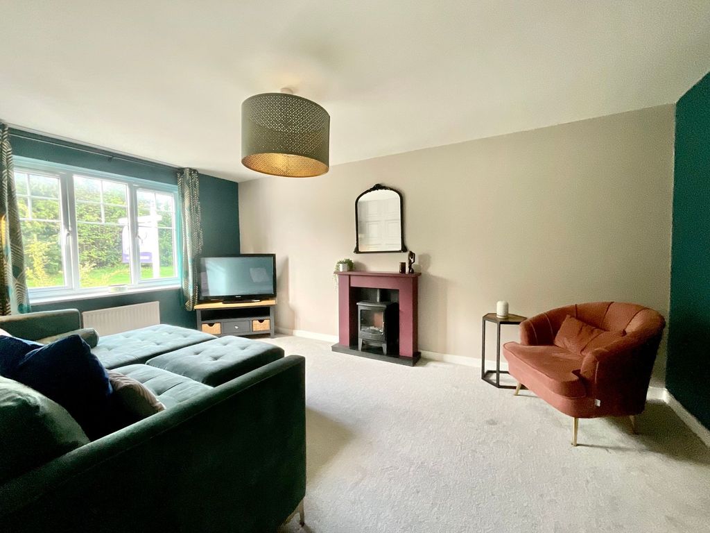 Property photo 2 of 25