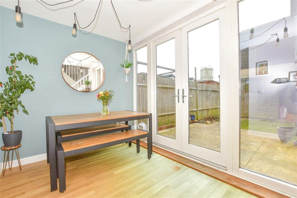 Property photo 3 of 11 Dining Area