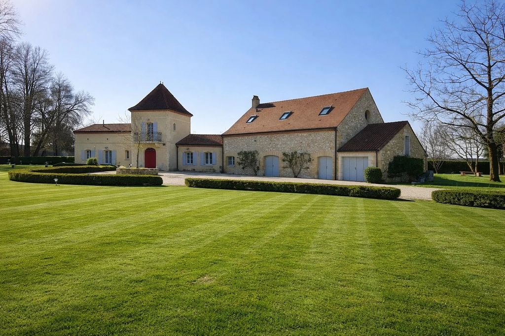 Property photo 1 of 15 Main Exterior View