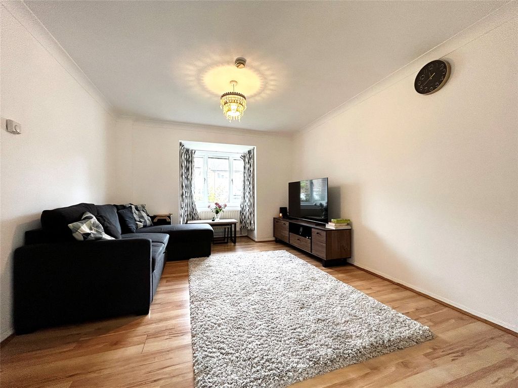 Property photo 2 of 9 Picture No. 15