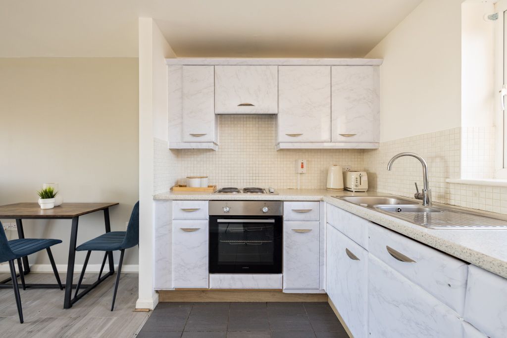 Property photo 2 of 24 Kitchen