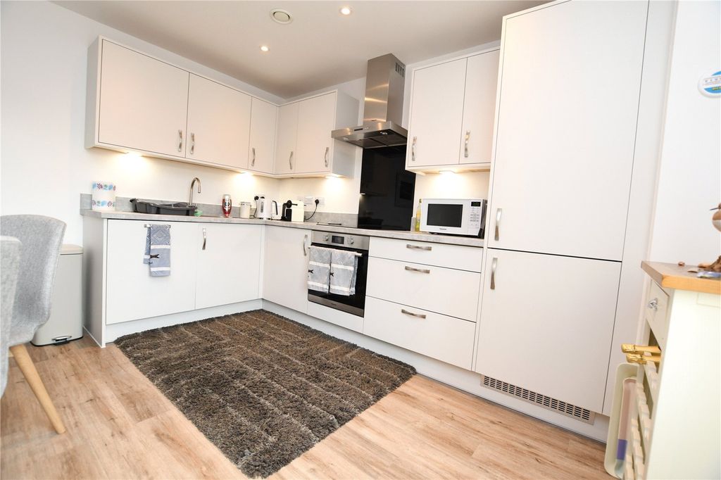 Property photo 2 of 13 Picture No. 11