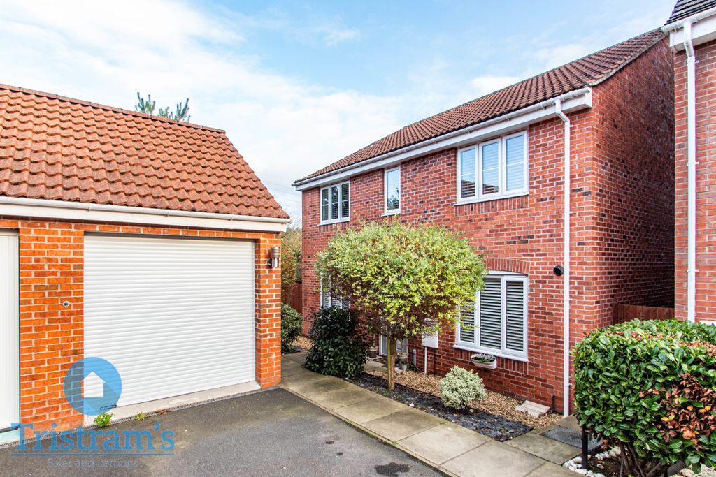 Property photo 1 of 28