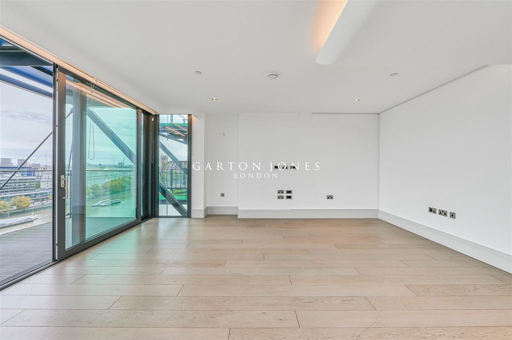 Property photo 3 of 25 Reception