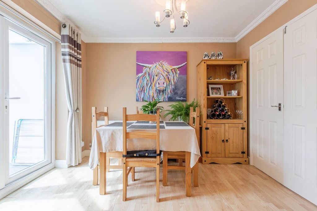 Property photo 3 of 16 Photo