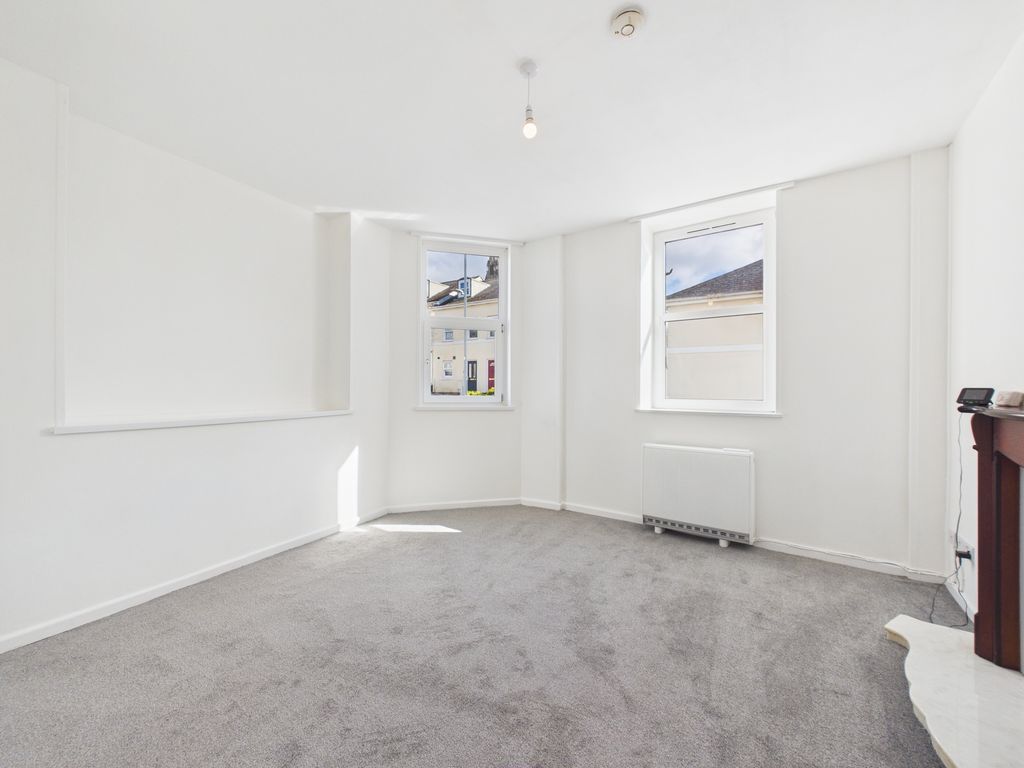 Property photo 3 of 11 Cam03974G0-Pr0293-Still001