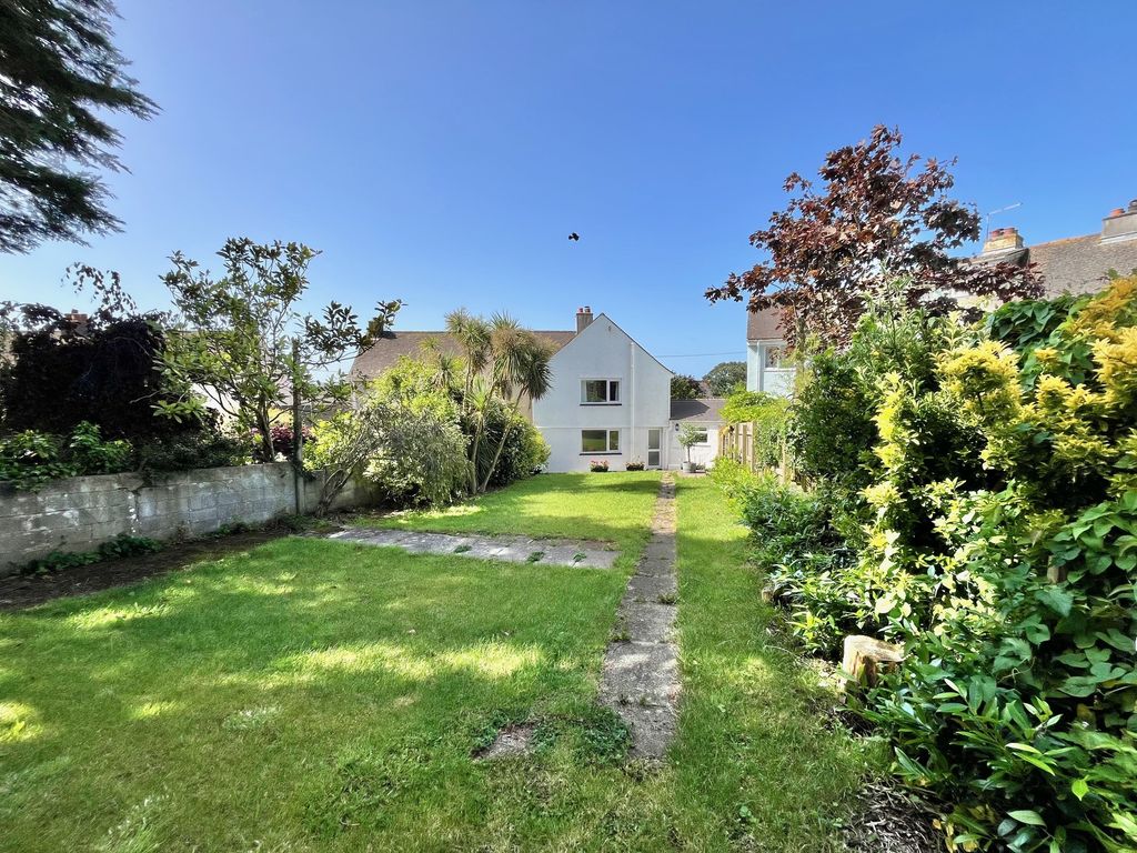 Property photo 2 of 24