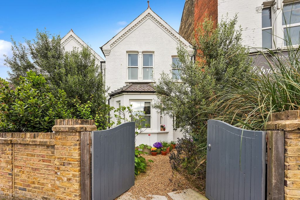 Property photo 1 of 22