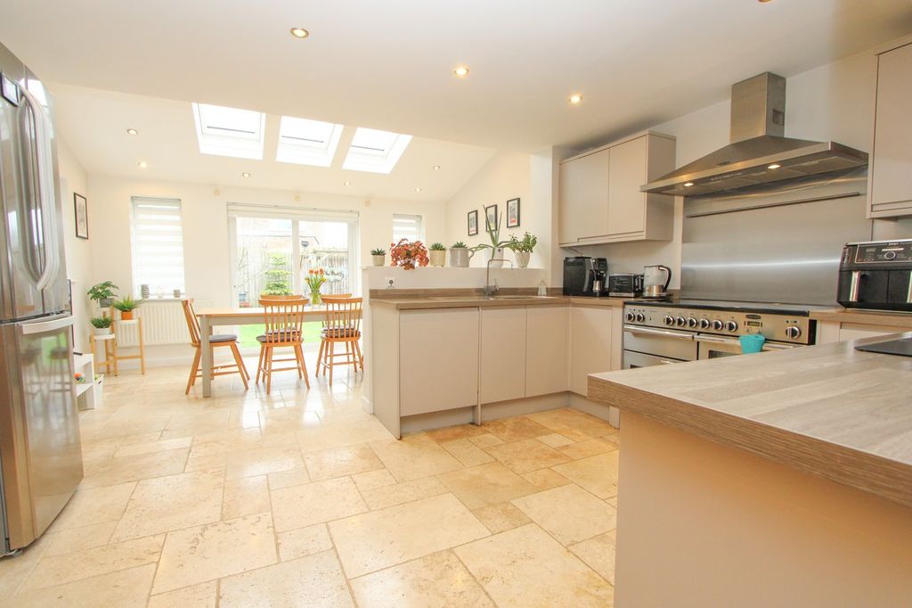 Property photo 2 of 24