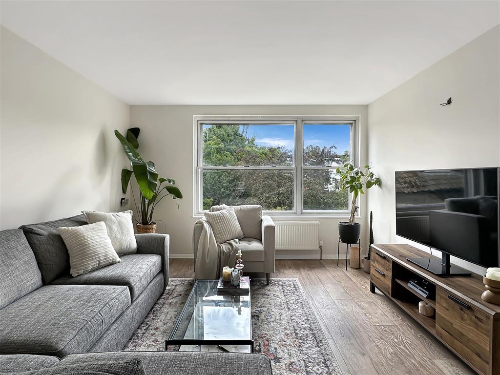 Property photo 3 of 16 Img (9).Jpg