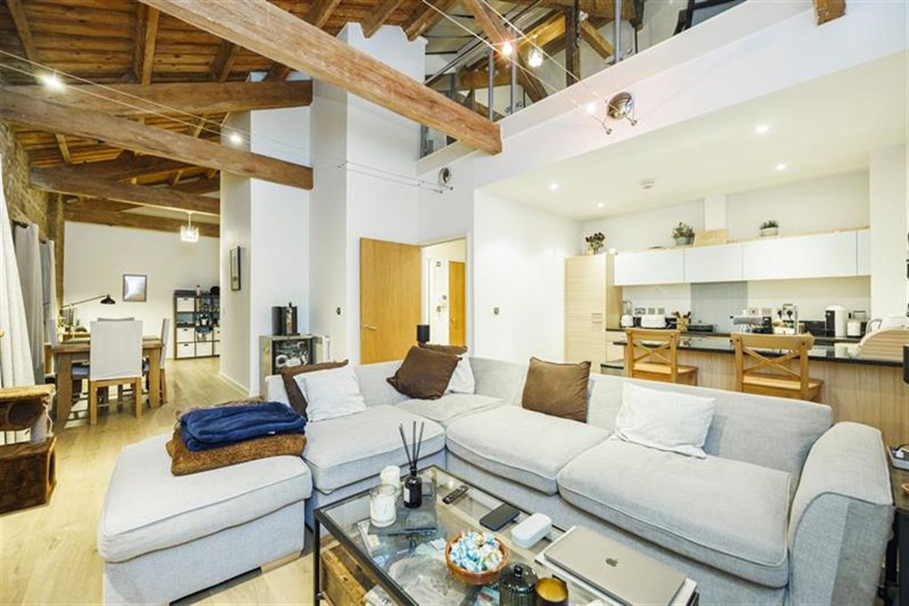 Property photo 1 of 14 (Main)