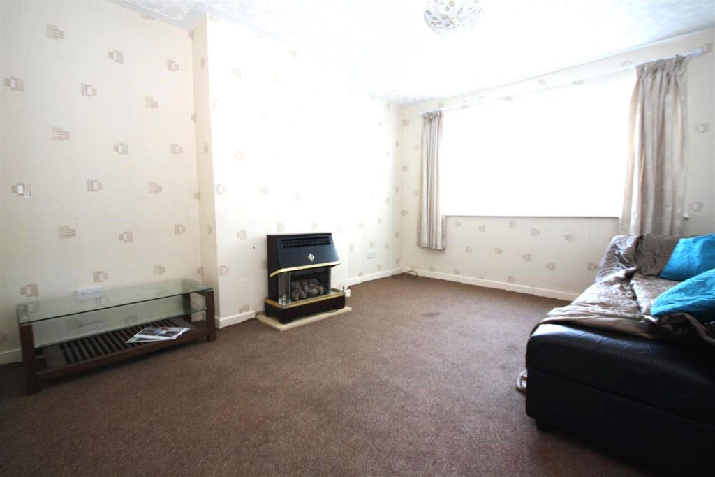Property photo 3 of 6 Lounge.Jpg