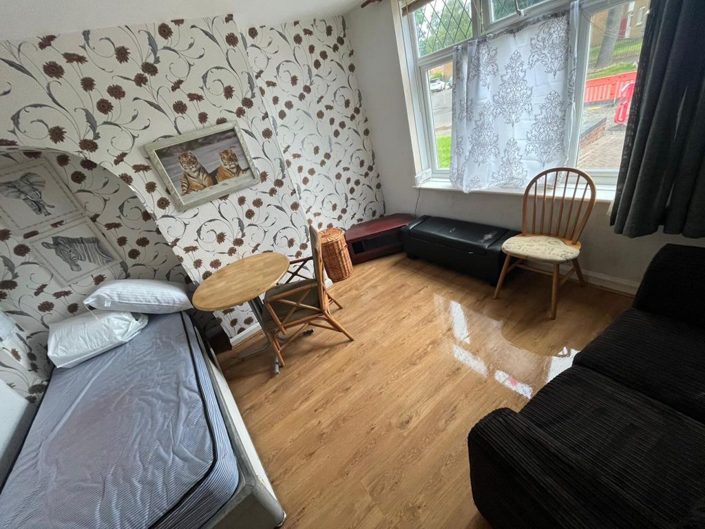 Property photo 2 of 4