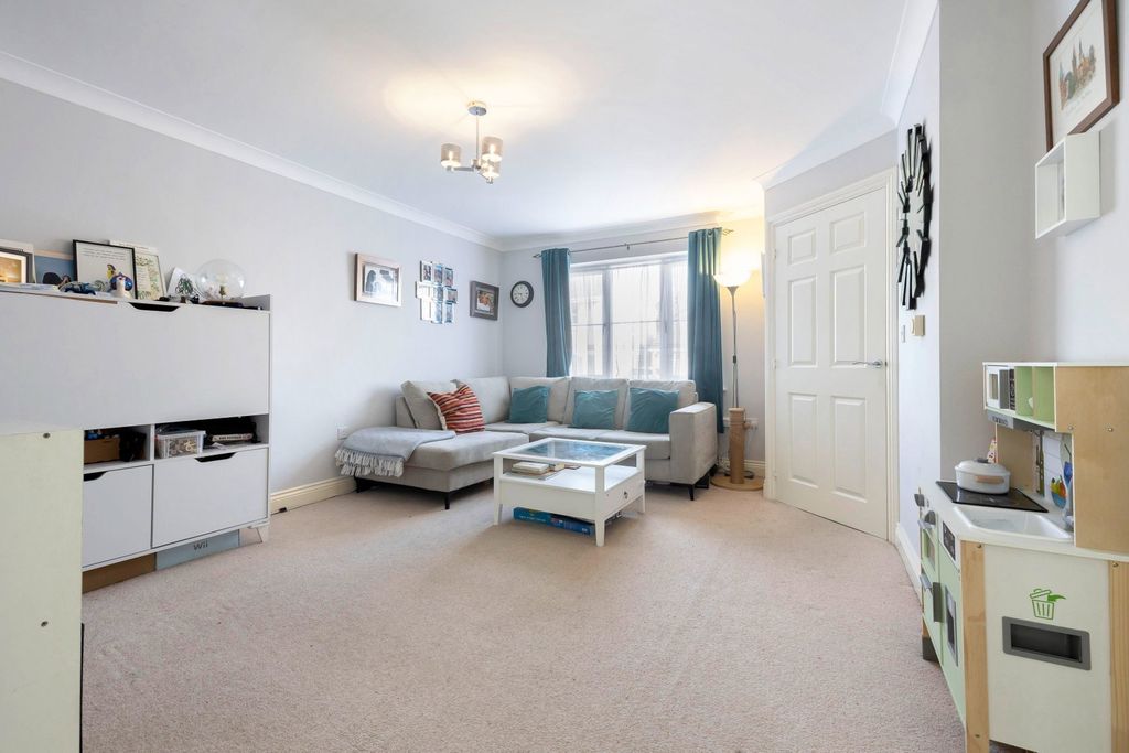 Property photo 2 of 13
