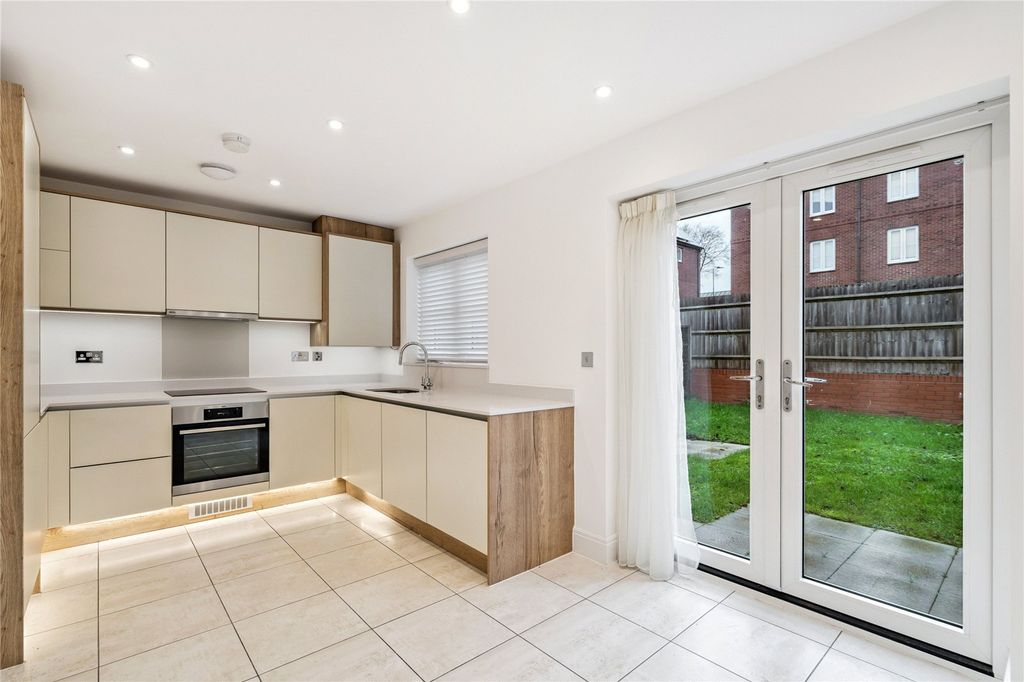 Property photo 3 of 14 Kitchen/Dining