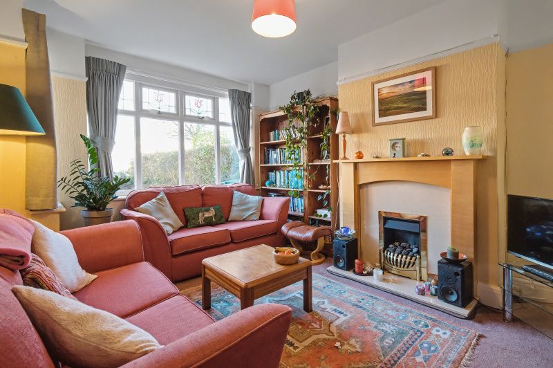 Property photo 3 of 20 Living Room