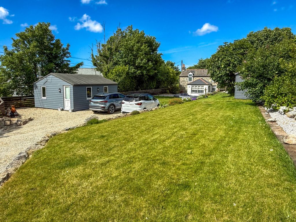 Property photo 2 of 23