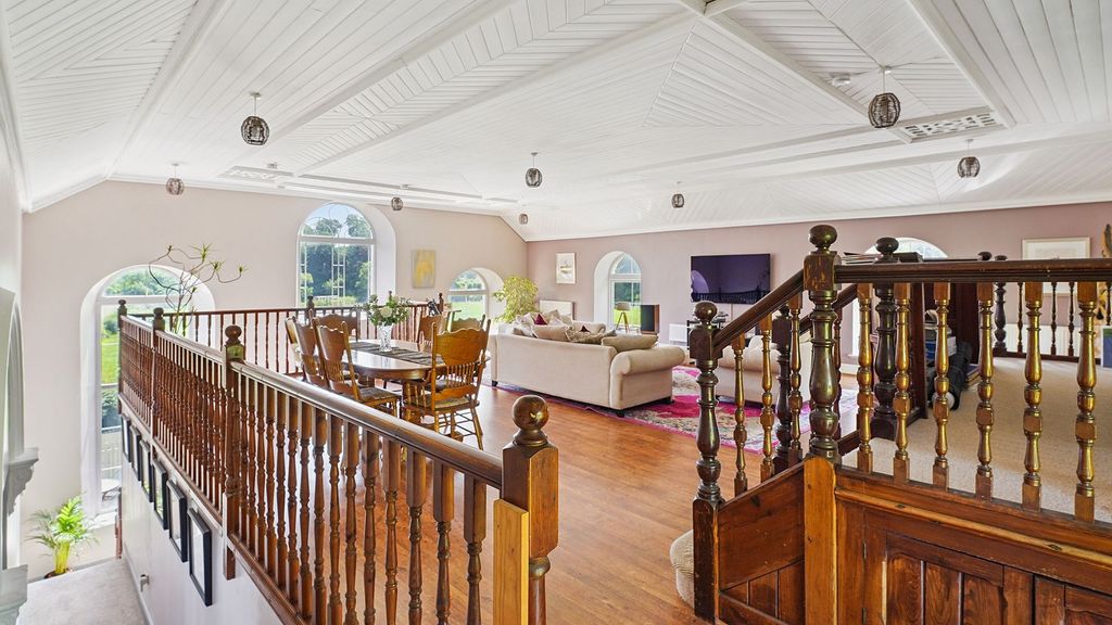 Property photo 3 of 71