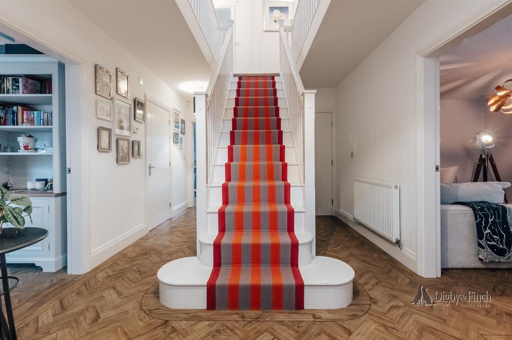 Property photo 2 of 30