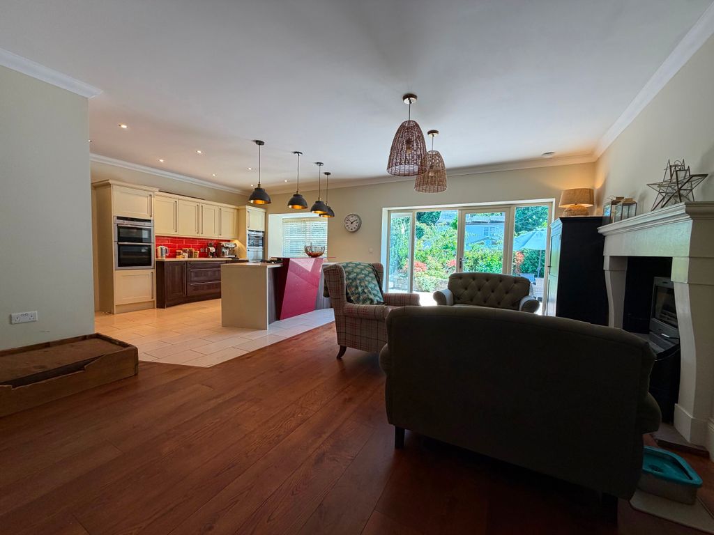 Property photo 3 of 57
